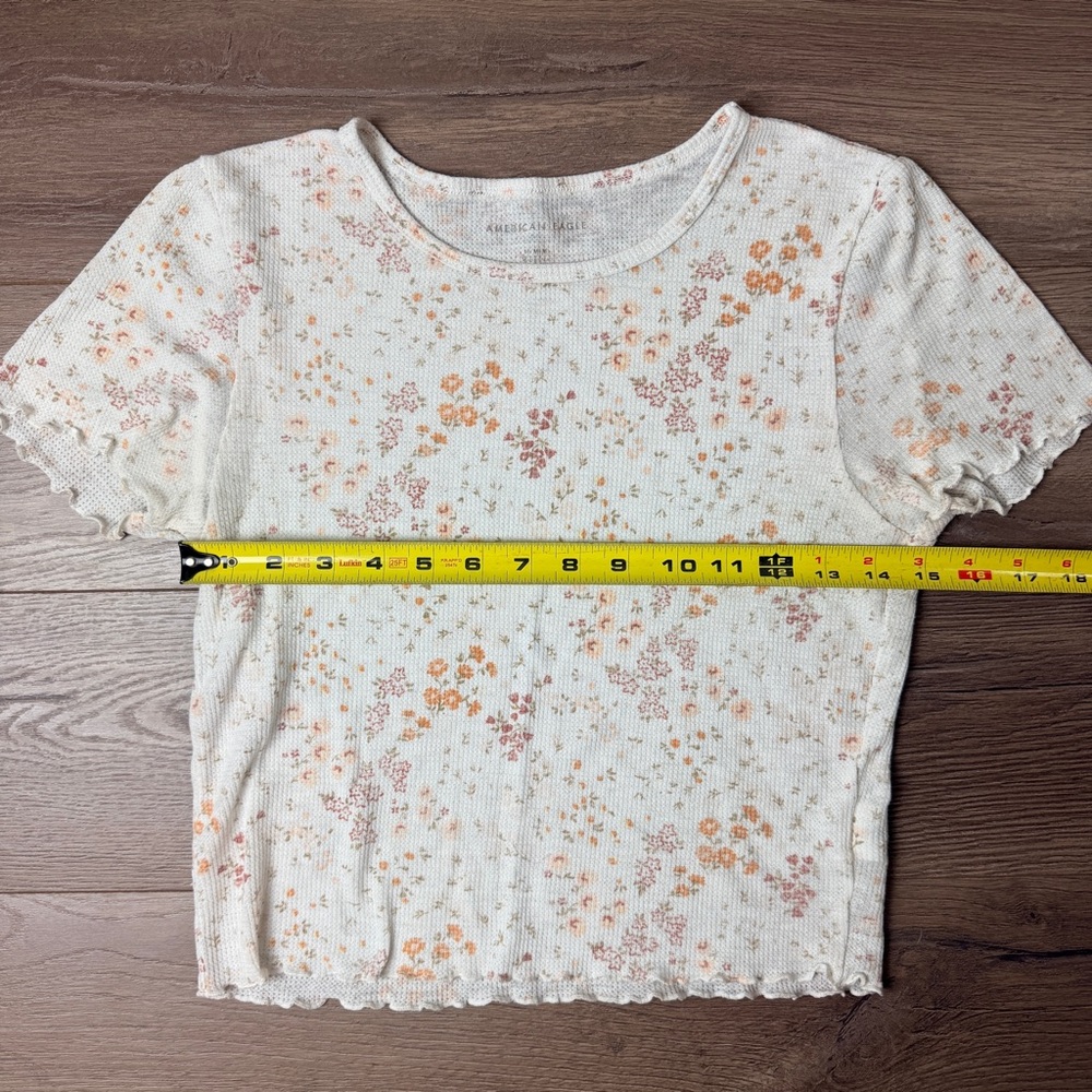 Soft & Sheer American Eagle Outfitters Cream Floral Ribbed Crop Top Baby Tee M - Picture 5 of 7